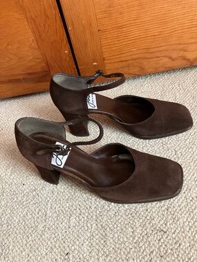 Jazz brown suede strap pumps 7.5 M